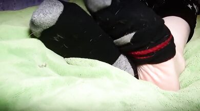 Red Heel Footjob Destroyed Gushing Cum on Her Smelly Soles