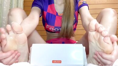 Asian footjob oil massage crushed toes choked cum while worshipping Japanese soles