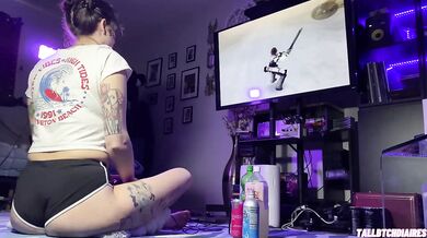 Big Ass Tomboy in dolphin shorts playing Drakengard while fingering her tight feet