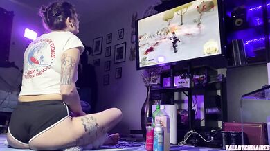 Big Ass Tomboy in dolphin shorts playing Drakengard while fingering her tight feet