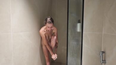 Soapy Scottish Slut Fingerfucks Her Stinky Pussy While Washing Tits