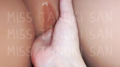 How to finger a girl till she gushes cum Asian pussy makes her choke on pleasure
