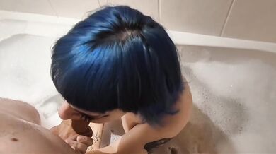 Intimate bathtub blowjob with British egirl big titty goth