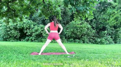 Hairy Girl Yoga in Nature raw thick loins