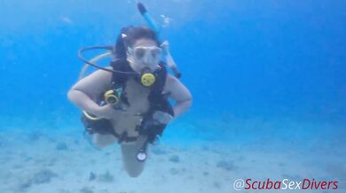 Scuba Diving Fuck Underwater with Thong Bikini Couple Destroyed