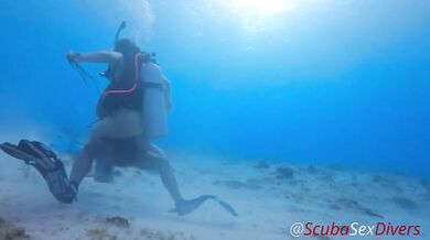 Scuba Diving Fuck Underwater with Thong Bikini Couple Destroyed