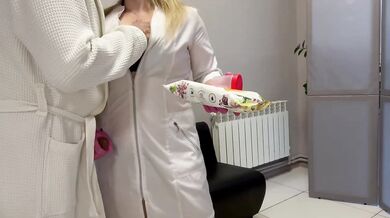 Menstruation didn’t stop their hunger for rough creampie milf doctor sex