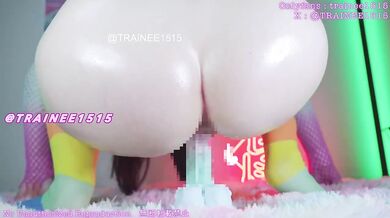 Big ass shake drives her to trembling loud moaning orgasm with dildo