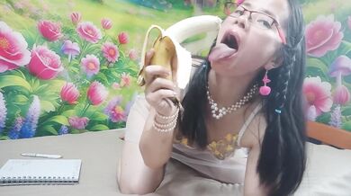 Sucking banana turns you on like a cock sucking best blowjob