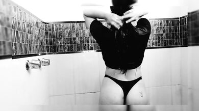 Fierce Latina body collisions in scalding shower ecstasy