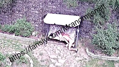 Public cunnilingus explodes hard in open air