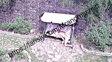 Public cunnilingus explodes hard in open air
