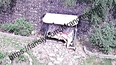 Public cunnilingus explodes hard in open air