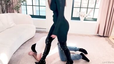 Catwoman Destroys Loser Balls with Extreme CBT Until They Scream