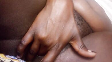 Early morning solo session gets her sloppy gushing wet