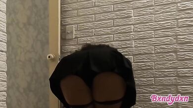 Heels make my ass pop while I get off alone