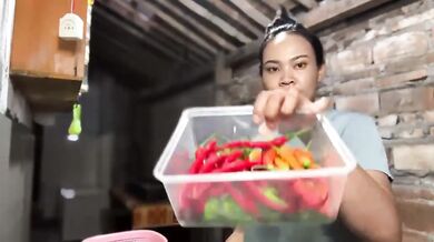 Pick papaya leaves in the garden hot sex hd solo female cum