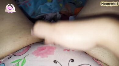 BBW Latina milf finger fucks herself with clean clothes how delicious I love it