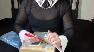 Unboxing my biggest fan’s sluts Mobbunny COSPLAY haul goth bunny girl big ass latina