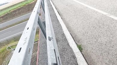Caught having sex on the highway public blowjob and sex