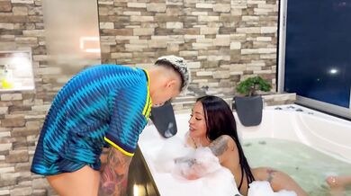 Stepmom's slutty jacuzzi session my big dick made her gagging for milk