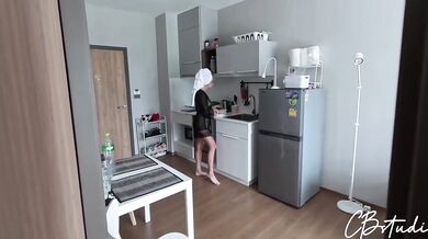 Stepmom's thick ass gets fucked raw while cooking big titty creampie