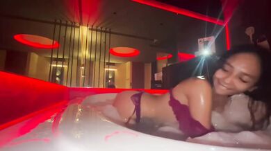 Colombian latina in jacuzzi gets stuffed rough and filthy