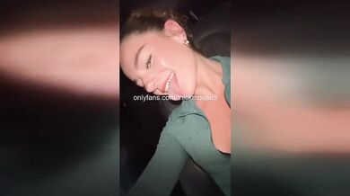 18yo Viral Pussy Slip During TikTok Live Squirted On Camera