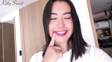 Creamy Latina fingering solo before work close up orgasm