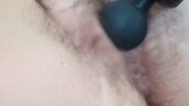 Solo girl's pussy needs a massage gun ruined