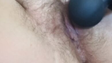 Solo girl's pussy needs a massage gun ruined