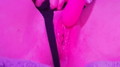 Solo masturbate with a bit of wetness female orgasm slut toys