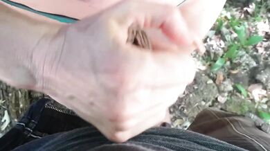 Outdoor creampie leaked on walking path raw breeding hardcore