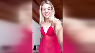 Petite TikToker’s Tight Pussy Destroyed Live Stream Chat Explodes Creampie Heaven