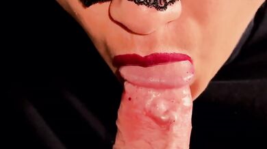 Close up blowjob milking hot mouth gets creamy gushing cumshot deep throated