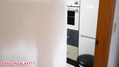 Girlfriend deepthroats me in our kitchen while cleaning cum in her mouth