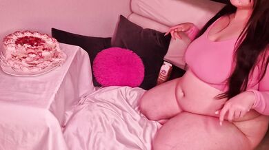 Piggy eat like a pig BBW feedee stuffed to the brink