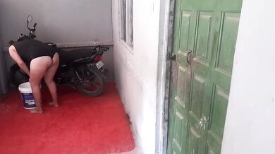Sister-in-law washes her bike then gets pounded till cream pie