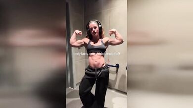 College Girl Squirted Live On Cam When She Oops