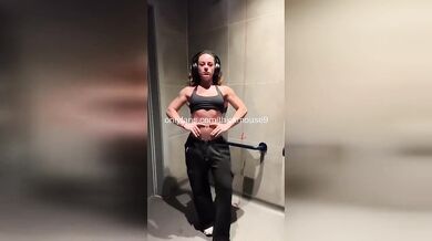 College Girl Squirted Live On Cam When She Oops