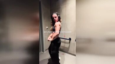 College Girl Squirted Live On Cam When She Oops