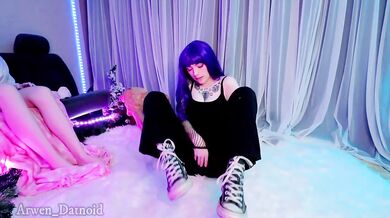 Fingers pistoning throbbing thot with fishnets and tattoos