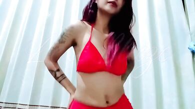Tiny Asian girl fingers her deep pussy to gushing climax