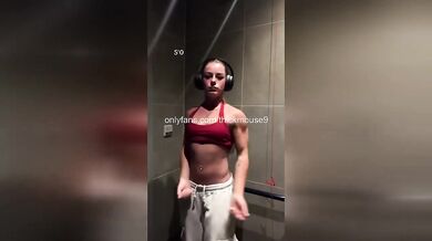 Teen's Virgin Pussy Exposed by Mistake Raw Livestream Fails HD Porn