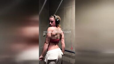 Teen's Virgin Pussy Exposed by Mistake Raw Livestream Fails HD Porn