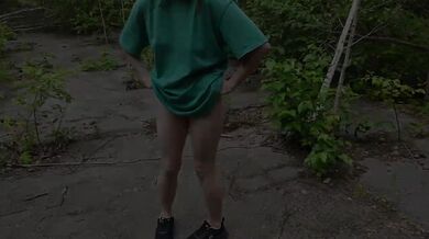 Shy wife strips naked for nature walks ending in doggystyle