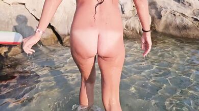 NUDIST BEACH MILF Gaping Pussy Pee Close Up