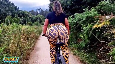 Culona riding bike in tight leggings gets railed outdoors with her massive ass stuffed full