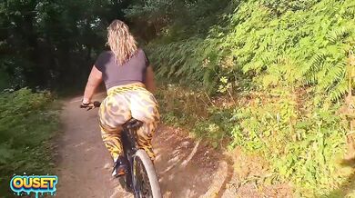 Culona riding bike in tight leggings gets railed outdoors with her massive ass stuffed full