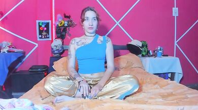 Tattooed latina gushes over her pink pussy raw solo
